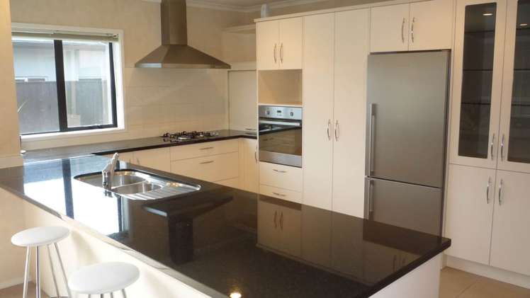 46 Salford Crescent Flat Bush_3