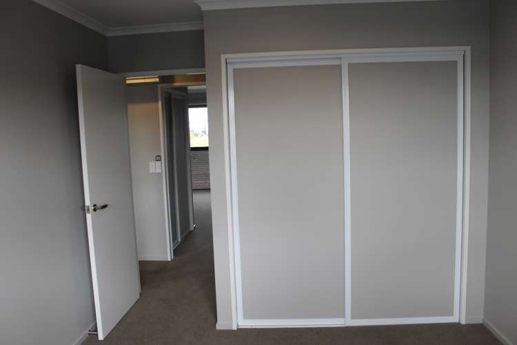 22 Tippet Crescent Wigram_4