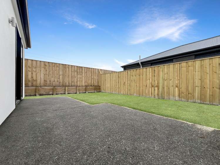 9 Robson Drive 1476_17