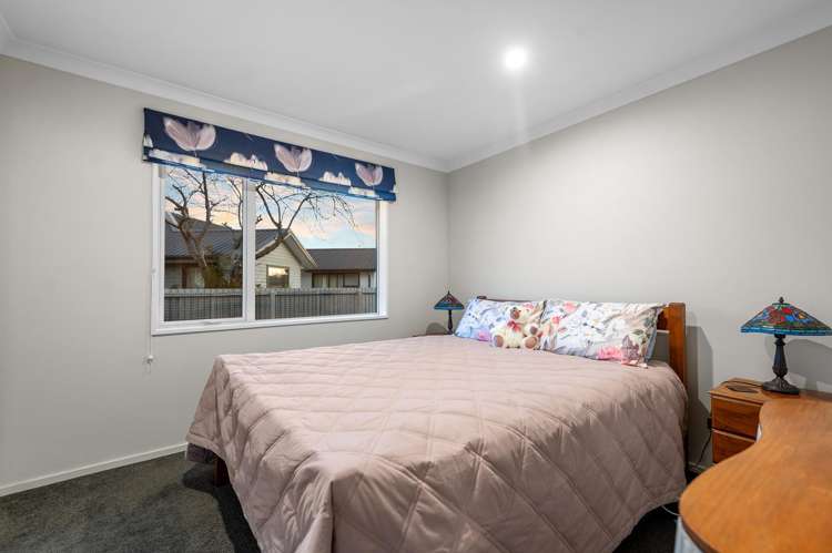 42 Travis Country Drive Burwood_10