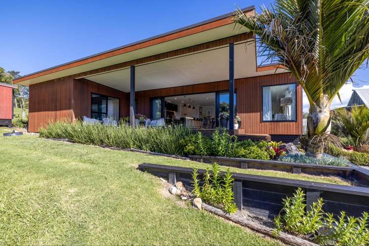 109 Queens Drive Oneroa_18