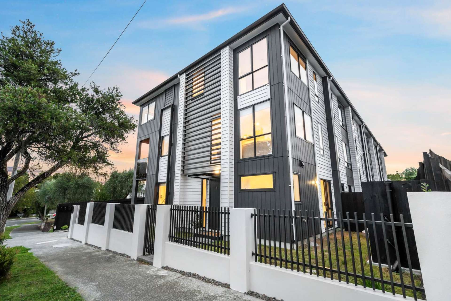 1/16 Sloane Street Glen Innes_0