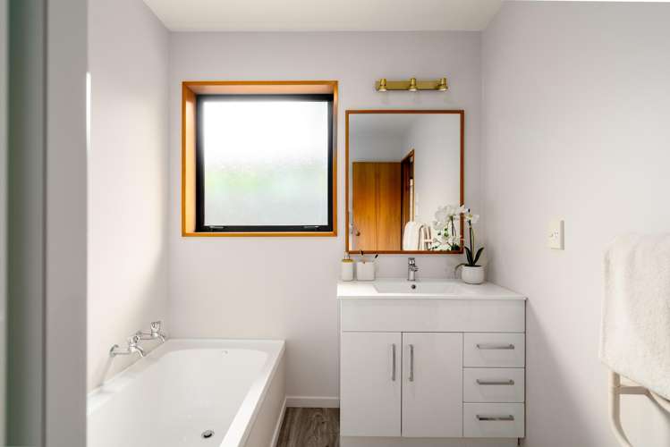 81 Chartwell Street Burwood_22