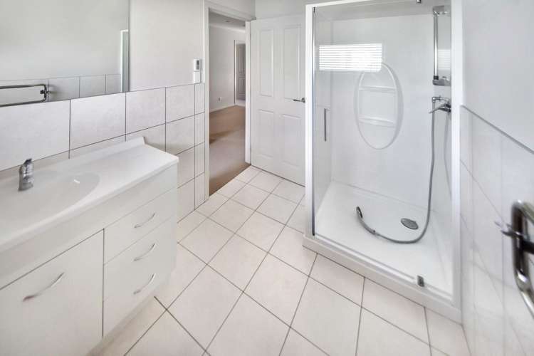 28 Lakeland Avenue Twizel_16