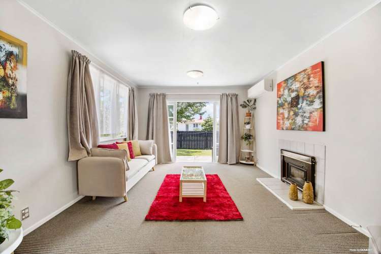 88 Cobham Crescent Kelston_0