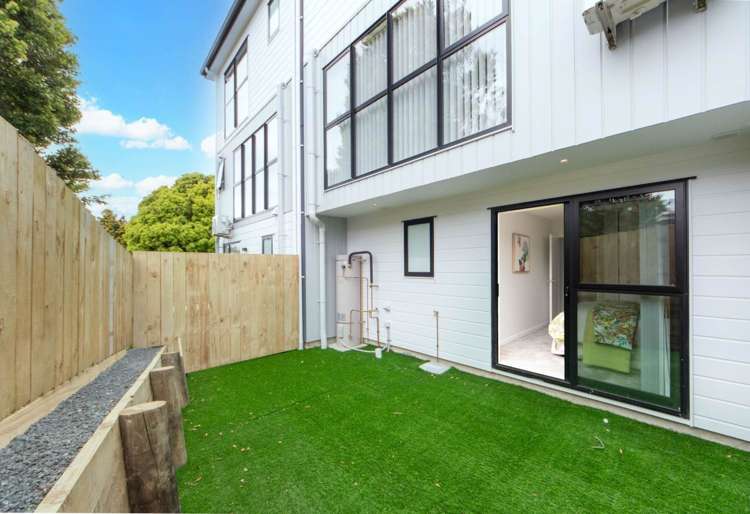 2/41 Marriott Road Pakuranga_10