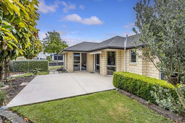 32 Travis Country Drive Burwood_1