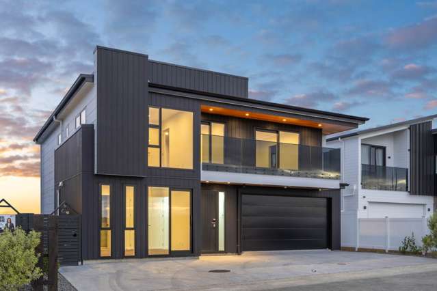 Top Sea Views – Top Tier Living