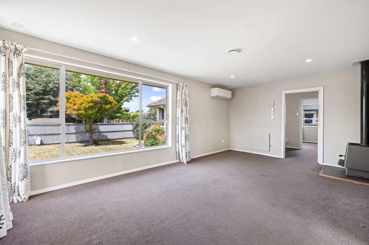 27 Denniston Crescent Redwood_1