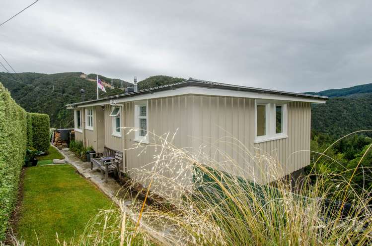 17 Tui Terrace Waipori Falls_17