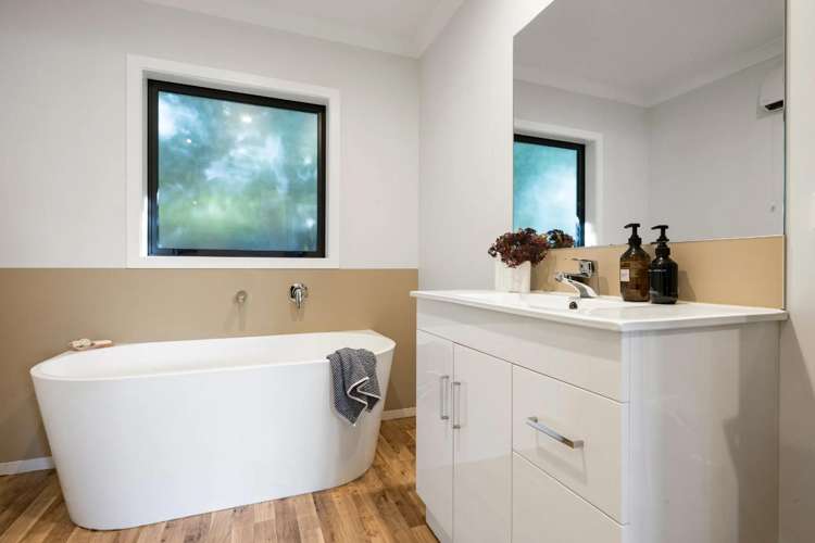B/82 Grey Street 11373_2
