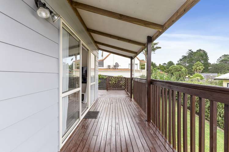 16 Carillon Place Massey_18