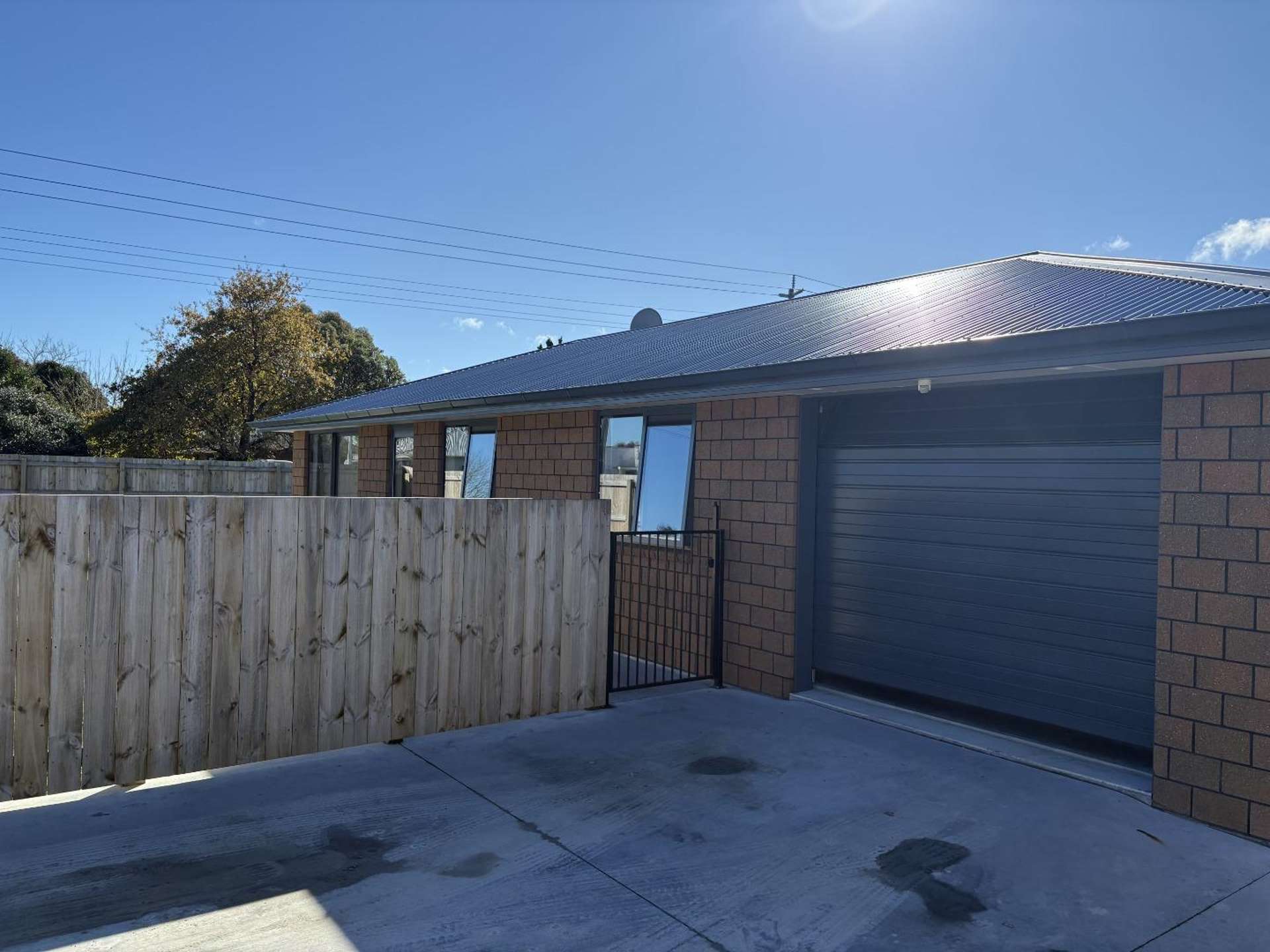 21 De Lautour Road 1052_0