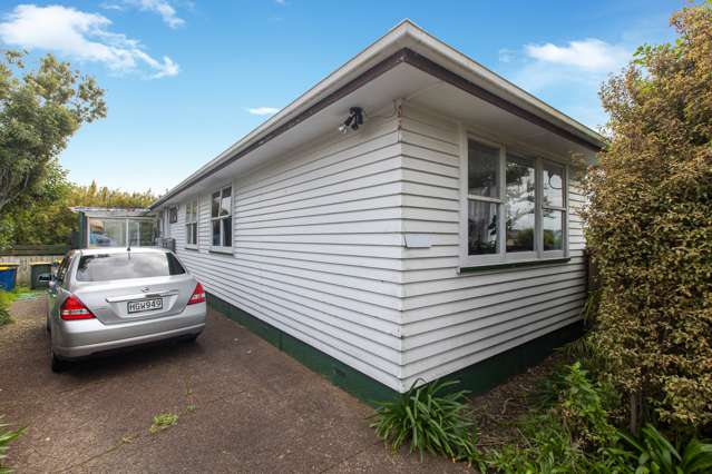 55 Bruce Mclaren Road Henderson_3