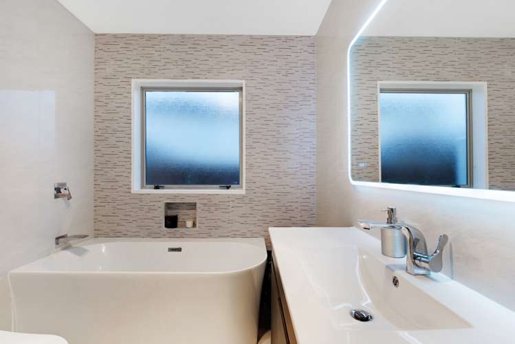 4 Savina Court Flat Bush_17