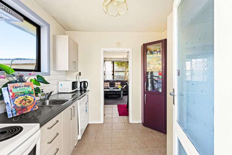 2/628 Cashel Street_3