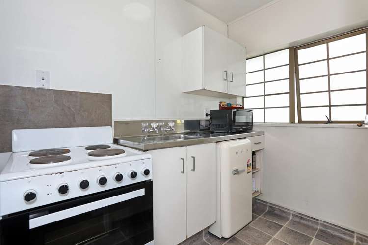 167 Fitzherbert Avenue West End_10