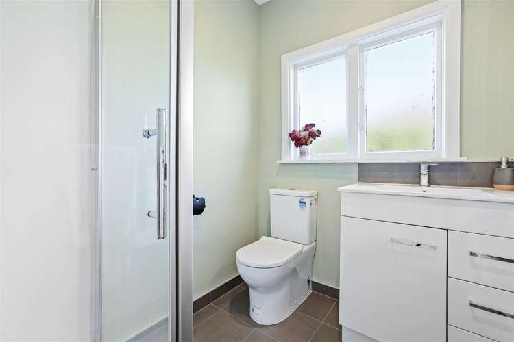 6 Charlesworth Street Woolston_12