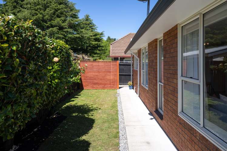 2/3 Cottesmore Close Burnside_24