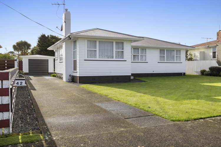 42 Reid Avenue Hawera_1
