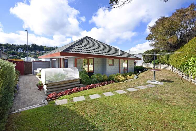 104 Saint Vincent Street Toi Toi_13