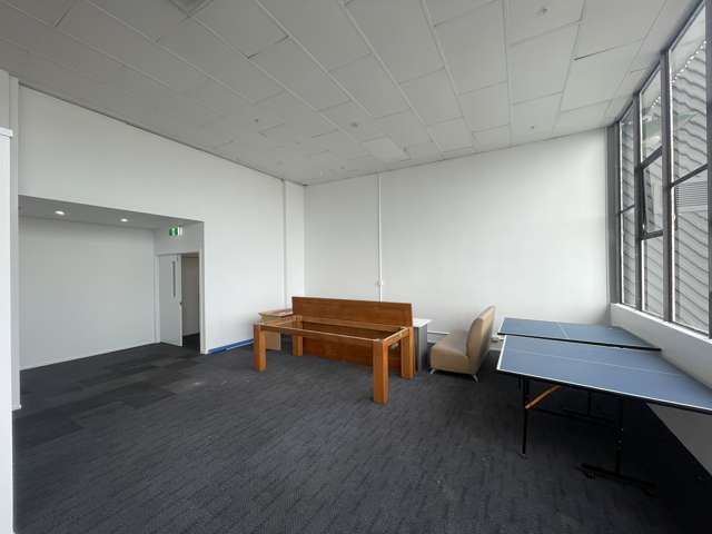 233 Green Lane West Epsom_4