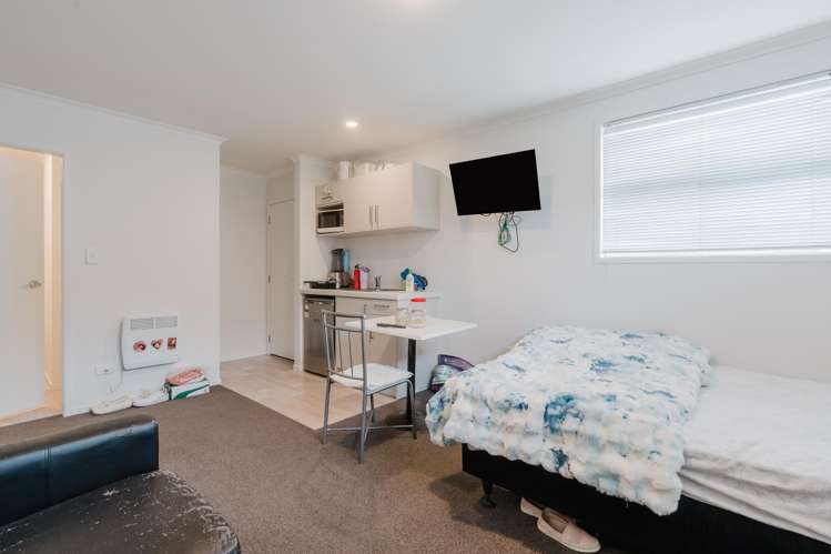 2/52 Helena Road_3