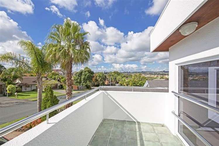 8 Woodview Rise Botany Downs_24