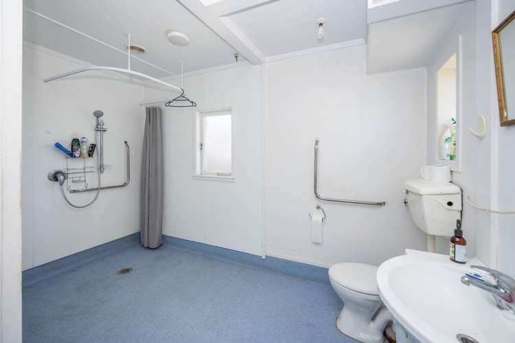 16 Keats Crescent Enderley_10