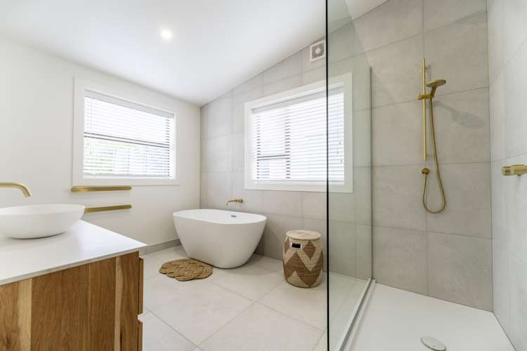 82 Avenue Road West End_7