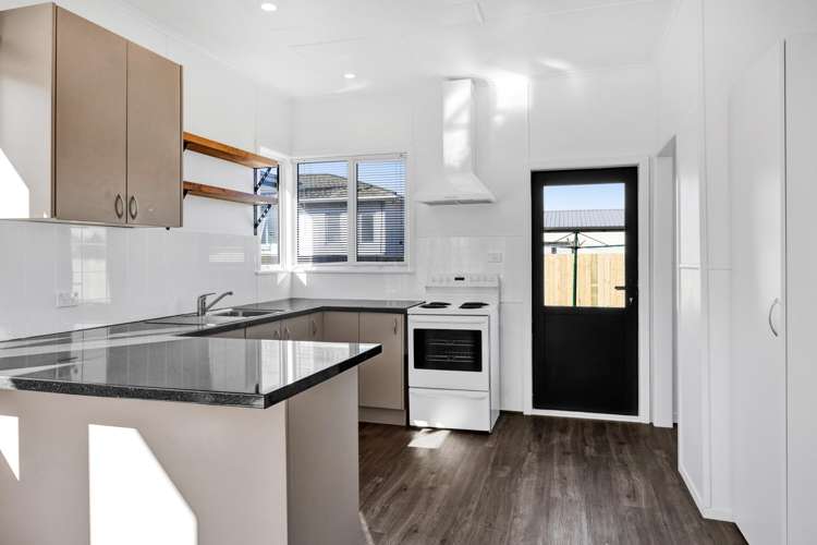 23 Longfellow Road Opunake_9