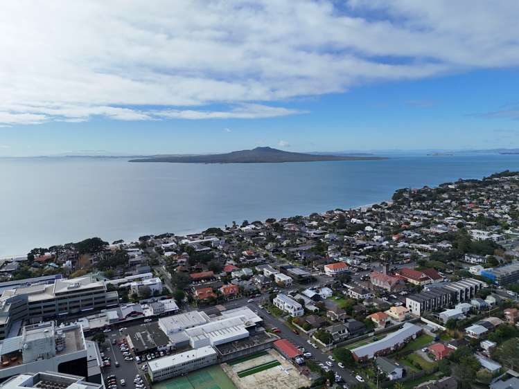 19 Byron Avenue Takapuna_11