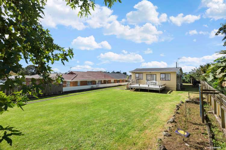 289 Royal Road Massey_5