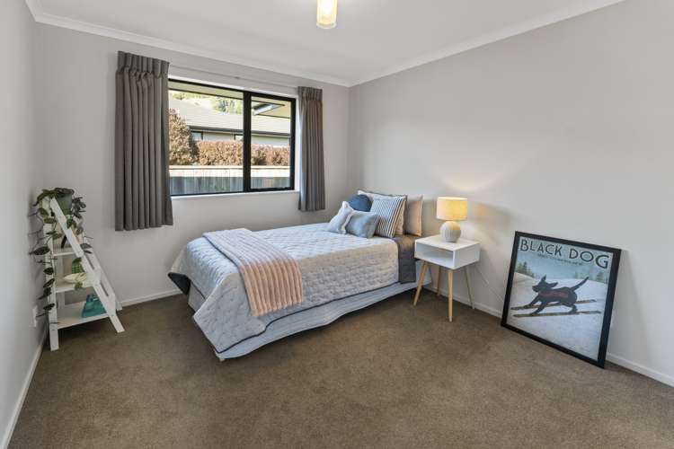 78 Washbourn Drive Richmond_17