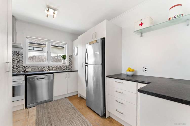 14 Toru Street Te Atatu Peninsula_2