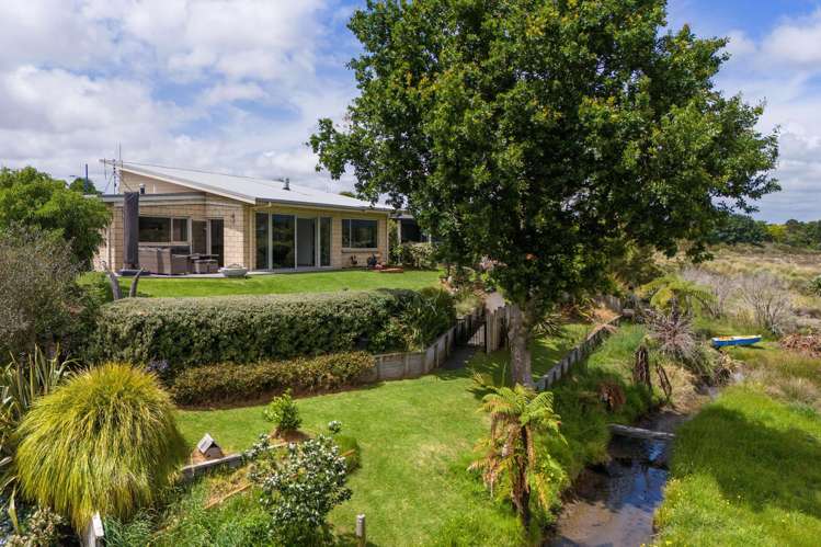 21 Riverside Place Katikati_1