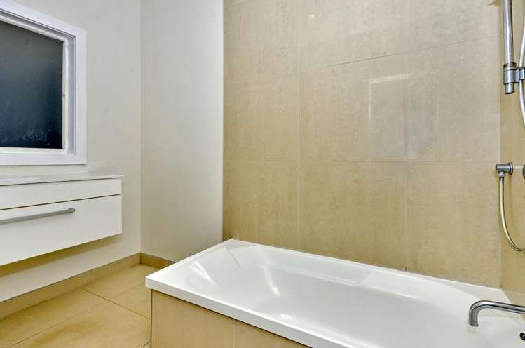 214 Onewa Road 10868_6