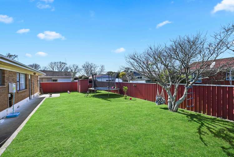 8 Sandalwood Drive Dinsdale_13