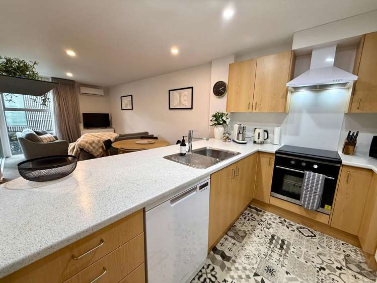 3/3 Grove Road Addington_7
