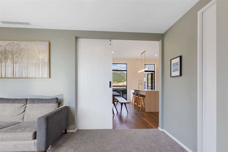 11 Round Hill Rise Cracroft_12