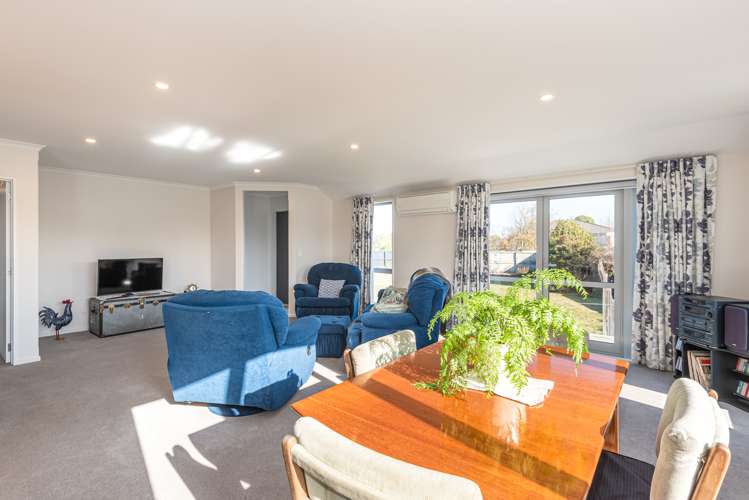 27 Landy Street Dallington_8