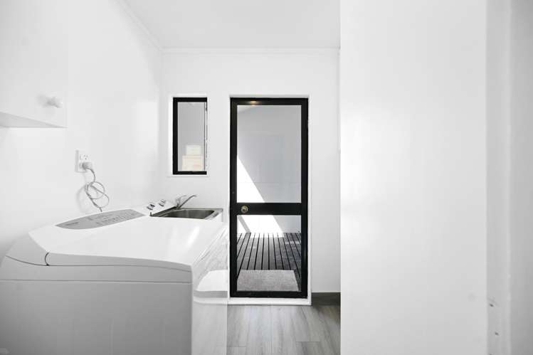 32 Acacia Crescent Glenview_17