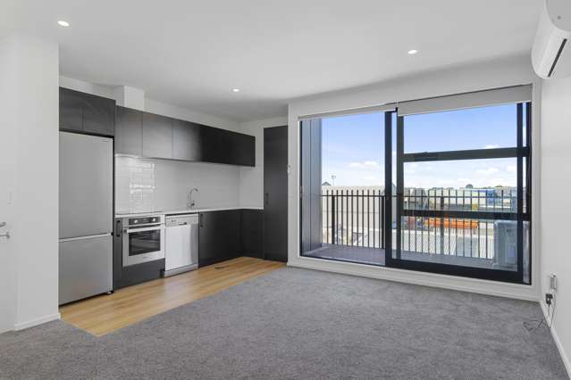 Modern Comfort with a Motivated Vendor