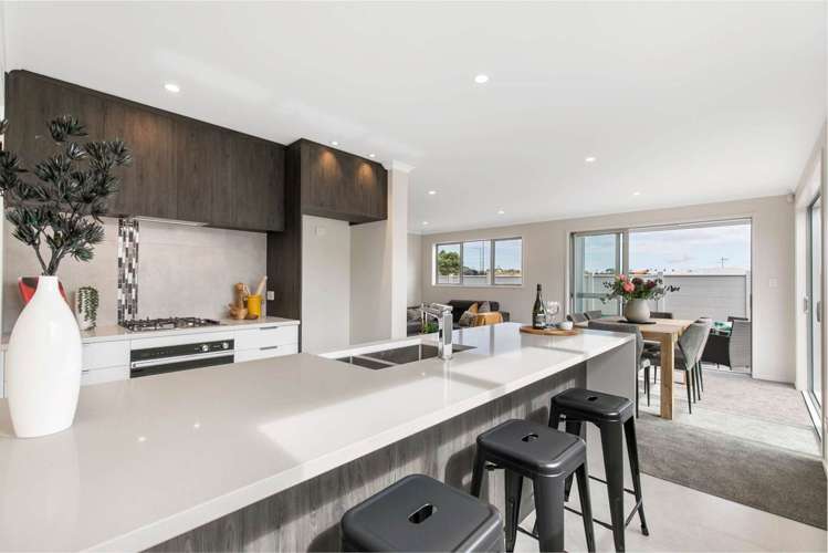 49 Couldrey Crescent Red Beach_1
