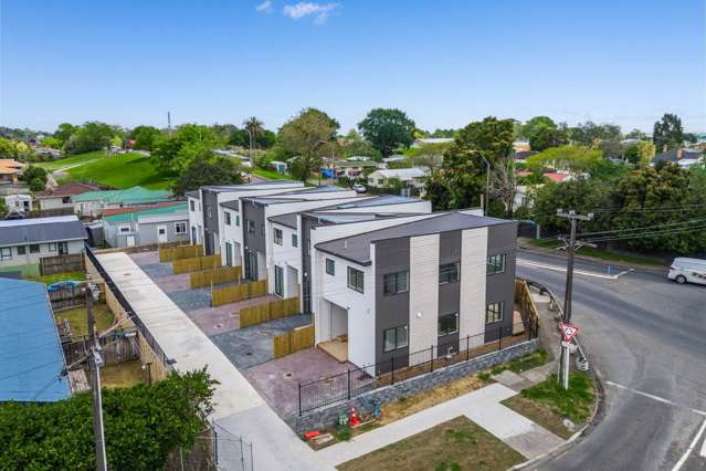 Smart Investment – Long-Term Tenants in Place!