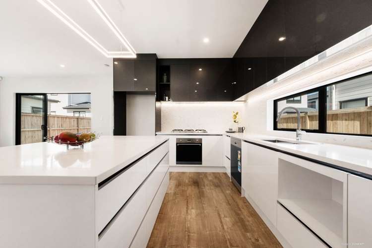 4 Hangar Lane Whenuapai_6