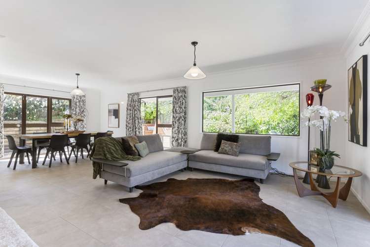 27 Lexington Drive Botany Downs_1