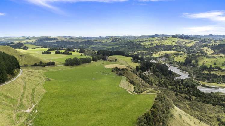 1 Takapari Road Pohangina_13