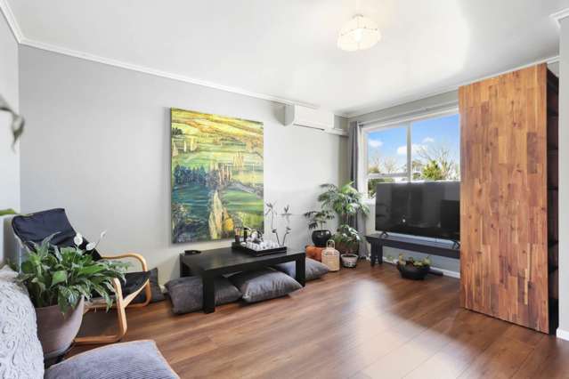 2/1 Sturges Road Henderson_4