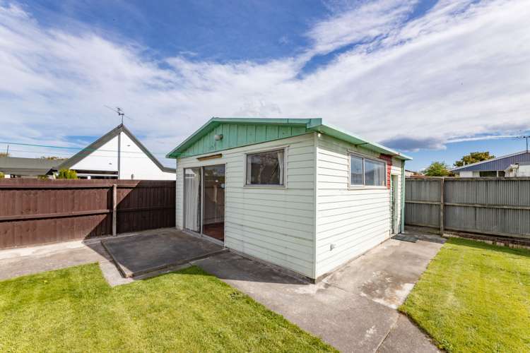 41 Steele Street Hornby_16